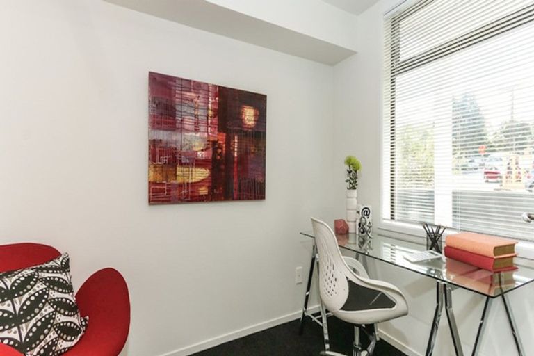 Photo of property in 2/10 Rose Road, Grey Lynn, Auckland, 1021