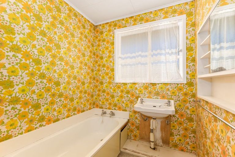 Photo of property in 45 Kahu Road, Paremata, Porirua, 5024