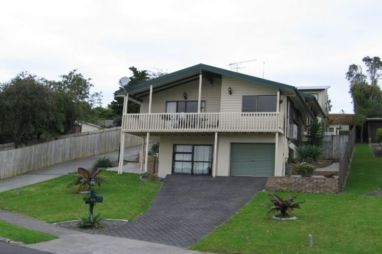 Photo of property in 31 Lastel Place, Shelly Park, Auckland, 2014