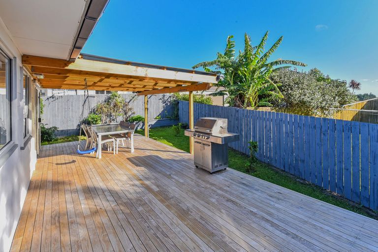 Photo of property in 2/21 Komako Place, Papatoetoe, Auckland, 2025