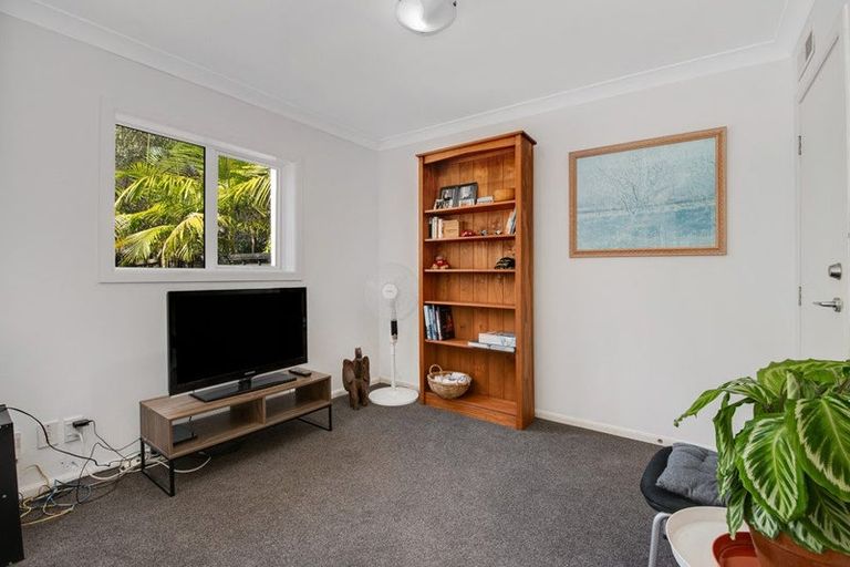 Photo of property in 1/7 Belle Verde Drive, Sunnynook, Auckland, 0630