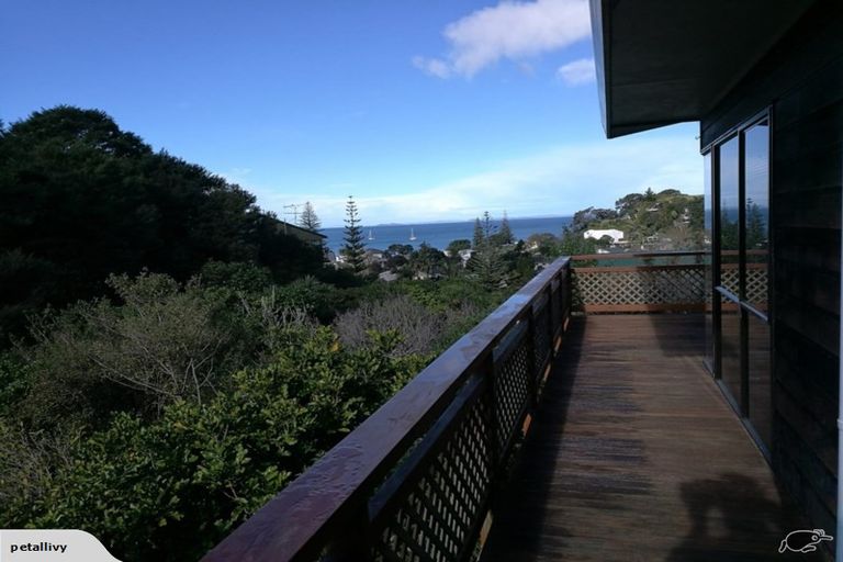 Photo of property in 32 Cochrane Avenue, Arkles Bay, Whangaparaoa, 0932