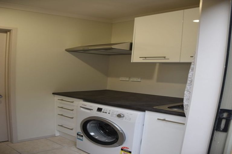 Photo of property in 37 Condor Place, Unsworth Heights, Auckland, 0632