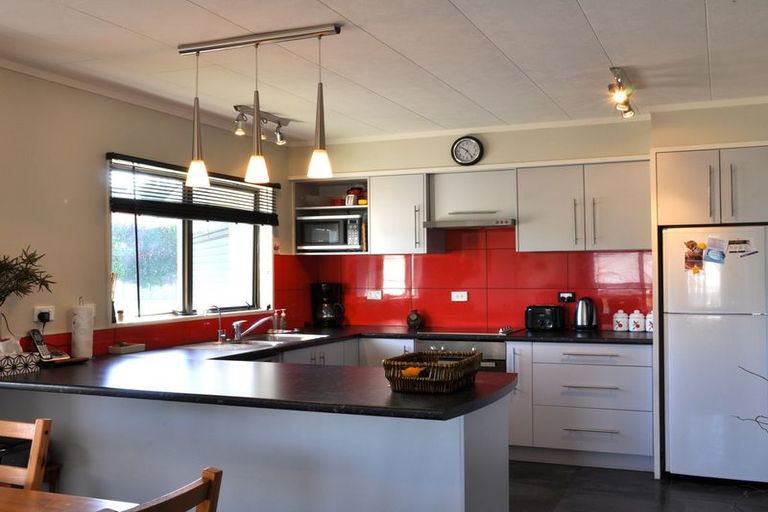 Photo of property in 14 Hanlen Avenue, Waihi Beach, 3611
