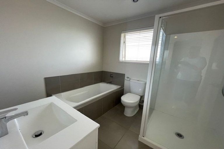 Photo of property in 1 Akeake Lane, Manurewa, Auckland, 2102