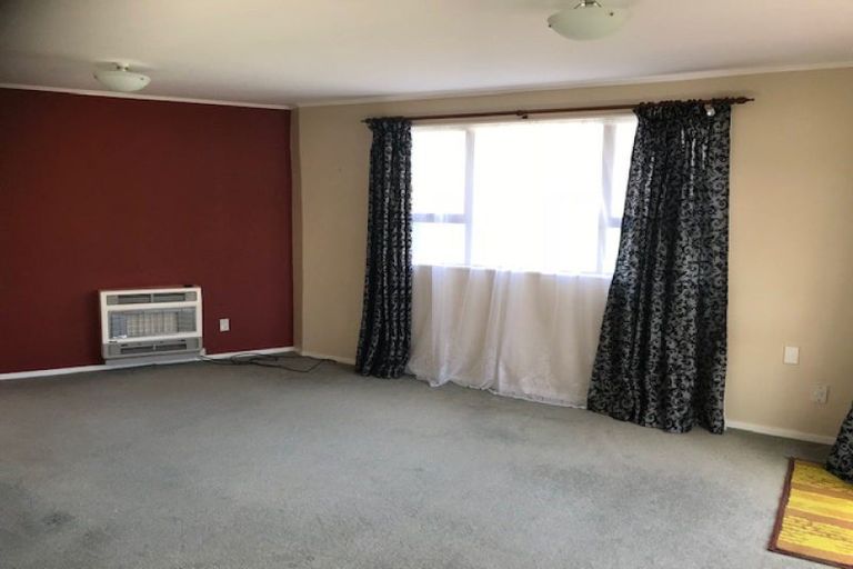 Photo of property in 52 Rhodes Drive, Kelvin Grove, Palmerston North, 4414