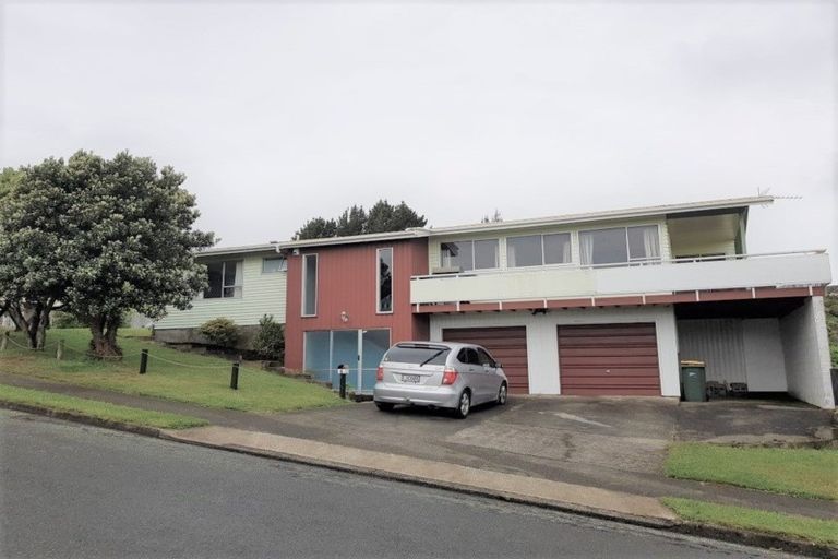 Photo of property in 2 Livet Place, Papakowhai, Porirua, 5024