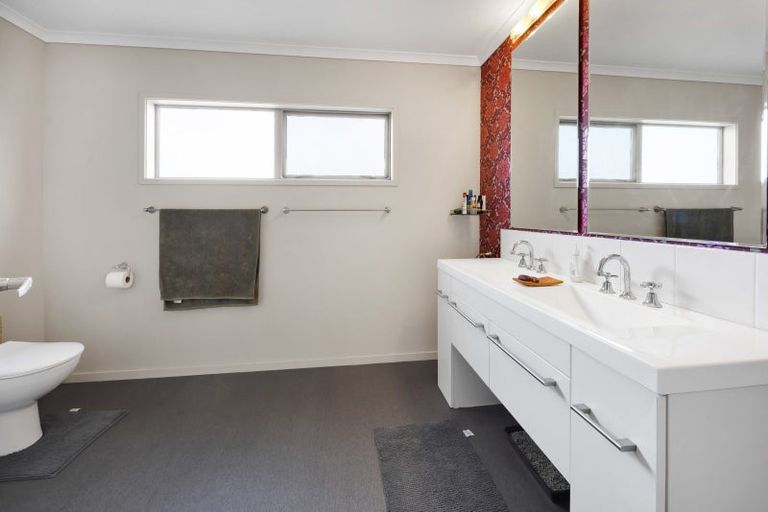 Photo of property in 17 Elizabeth Grove, Stratford, 4332