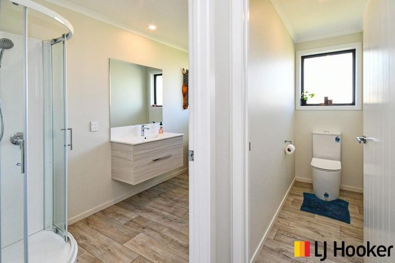 Photo of property in 14 Dame Nganeko Drive, Glenbrook, Waiuku, 2681