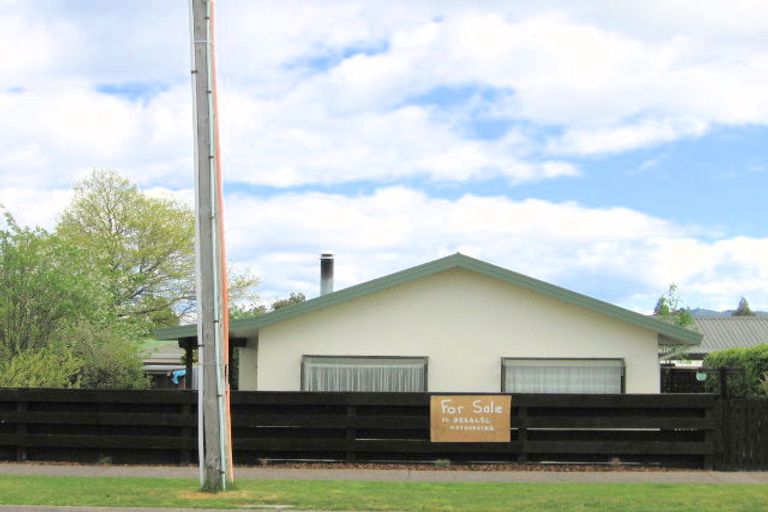 Photo of property in 1/10 Tamatea Road, Taupo, 3330