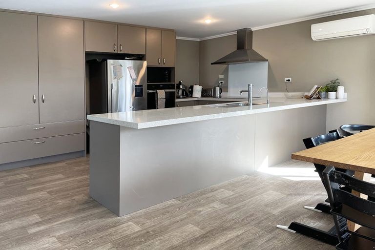 Photo of property in 3 Endeavour Place, One Tree Point, 0118