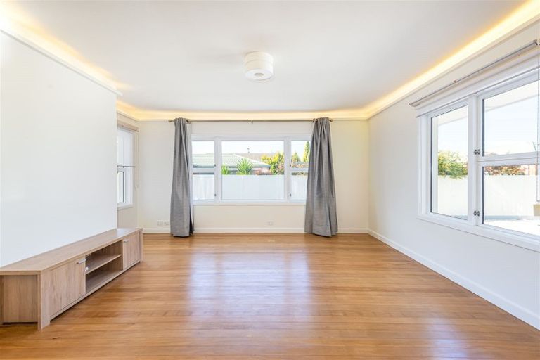 Photo of property in 82 Main North Road, Papanui, Christchurch, 8052