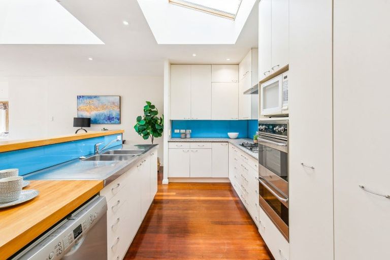 Photo of property in 307 Karori Road, Karori, Wellington, 6012