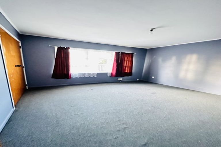 Photo of property in 422 Roscommon Road, Clendon Park, Auckland, 2103