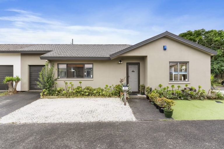 Photo of property in 10/17 Neta Grove, Henderson, Auckland, 0612