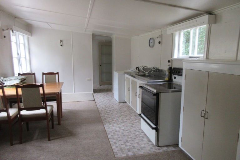 Photo of property in 216 Roslyn Road, Levin, 5510