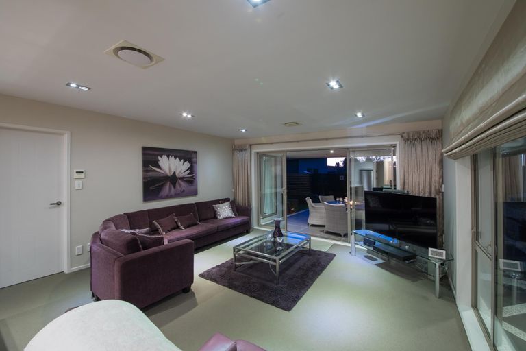 Photo of property in 2 Grand Oaks Drive, Awapuni, Palmerston North, 4412