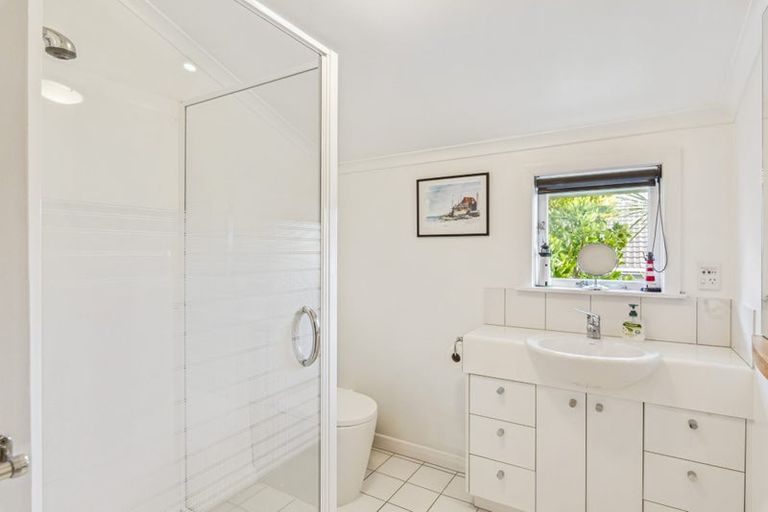 Photo of property in 43 Golf Road, Paraparaumu Beach, Paraparaumu, 5032