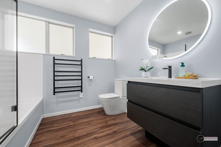 Photo of property in 1/27 Larchmont Grove, Totara Park, Upper Hutt, 5018