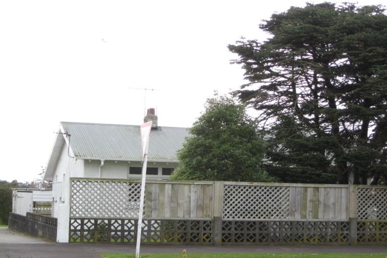 Photo of property in 236 Coronation Avenue, Welbourn, New Plymouth, 4310