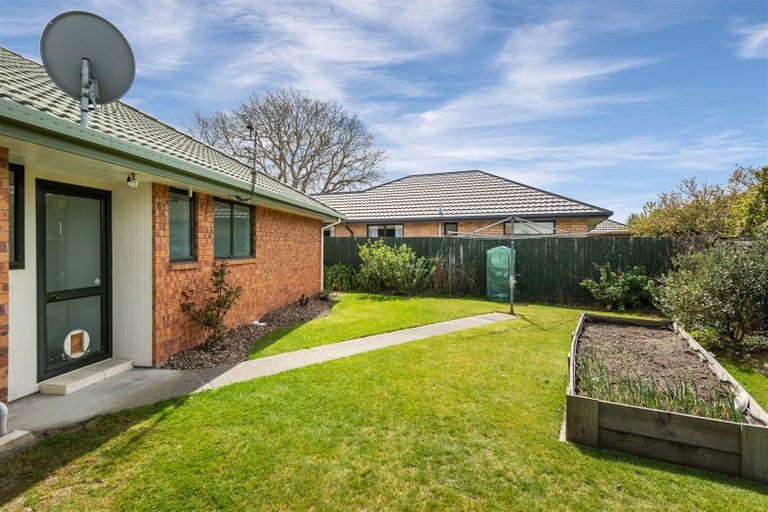 Photo of property in 18 Innisfree Place, Northwood, Christchurch, 8051