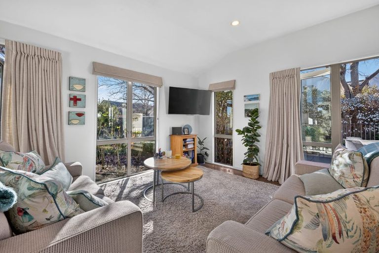 Photo of property in 6 Acorn Close, Waltham, Christchurch, 8023