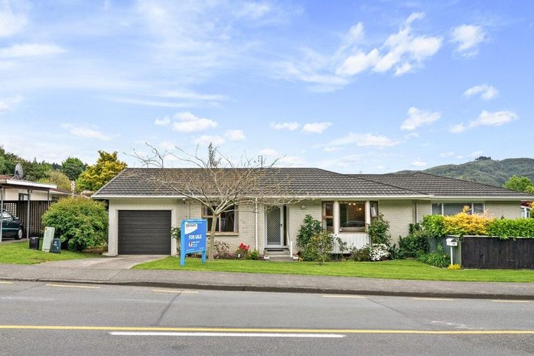 Photo of property in 16 Blue Mountains Road, Silverstream, Upper Hutt, 5019