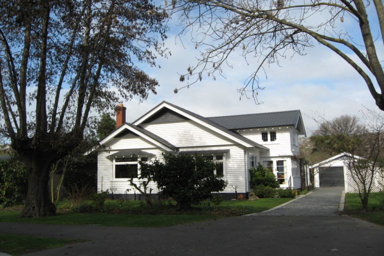 Photo of property in 11 Thorrington Road, Cashmere, Christchurch, 8022