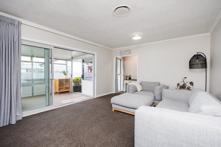 Photo of property in 71 Lockhart Avenue, Milson, Palmerston North, 4414
