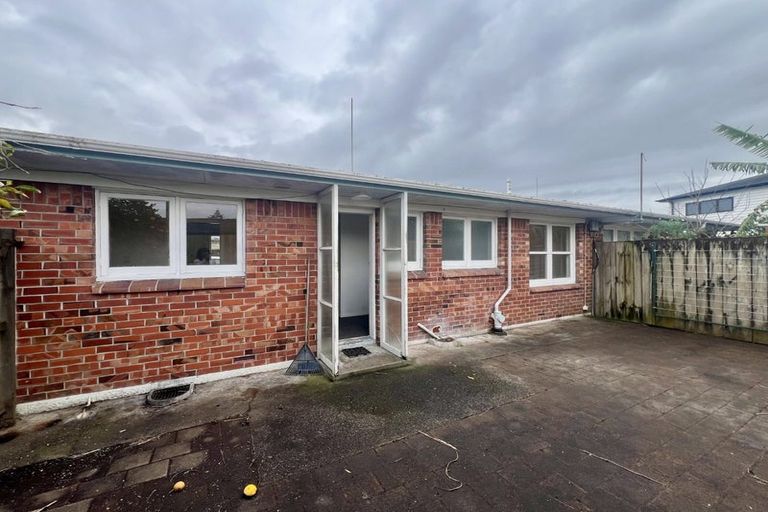 Photo of property in 4/8 Winspear Place, Manukau, Auckland, 2025