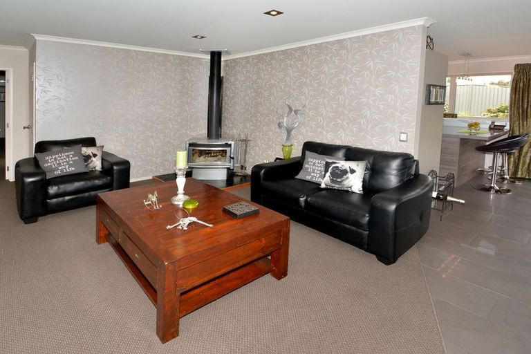 Photo of property in 18 Grandvista Drive, Green Island, Dunedin, 9018