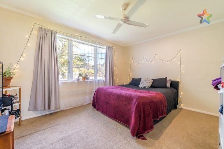 Photo of property in 77 Horoeka Street, Stokes Valley, Lower Hutt, 5019