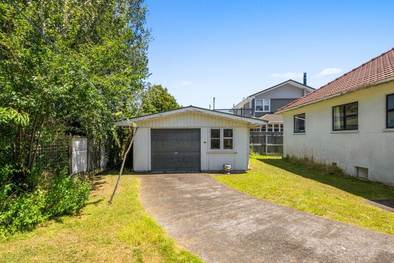 Photo of property in 15 Heretaunga Square, Silverstream, Upper Hutt, 5019