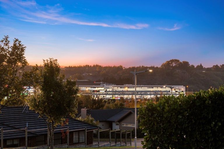 Photo of property in 5 Rexford Heights, Pyes Pa, Tauranga, 3112