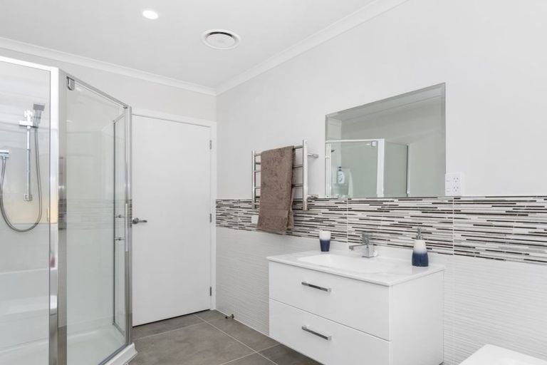 Photo of property in 3 Moira Close, Welcome Bay, Tauranga, 3175