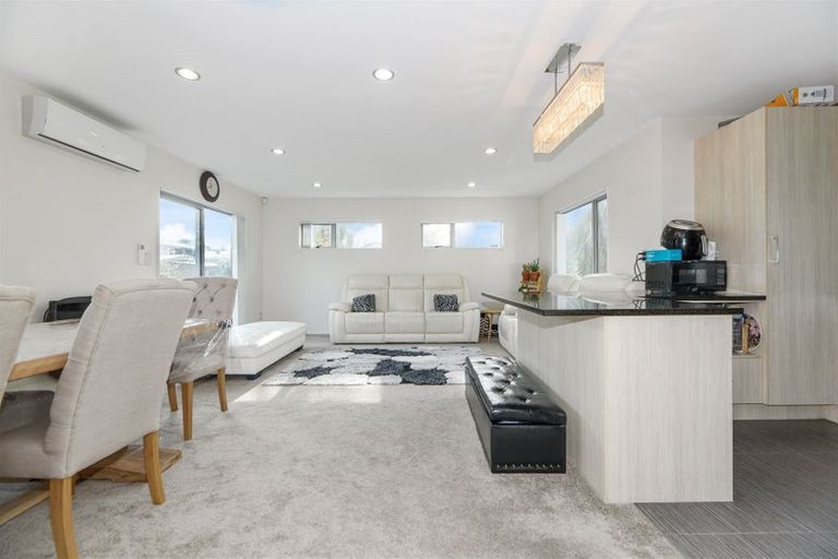 Photo of property in 10a Beeche Place, Birkdale, Auckland, 0626