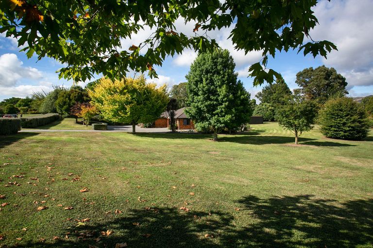 Photo of property in 2 Lake View Drive, Karapiro, Cambridge, 3494