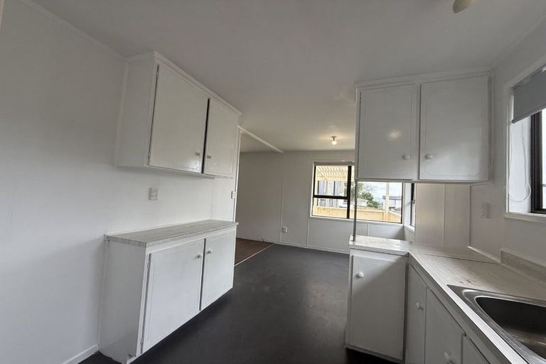 Photo of property in 5a Cherry Tree Place, Massey, Auckland, 0614
