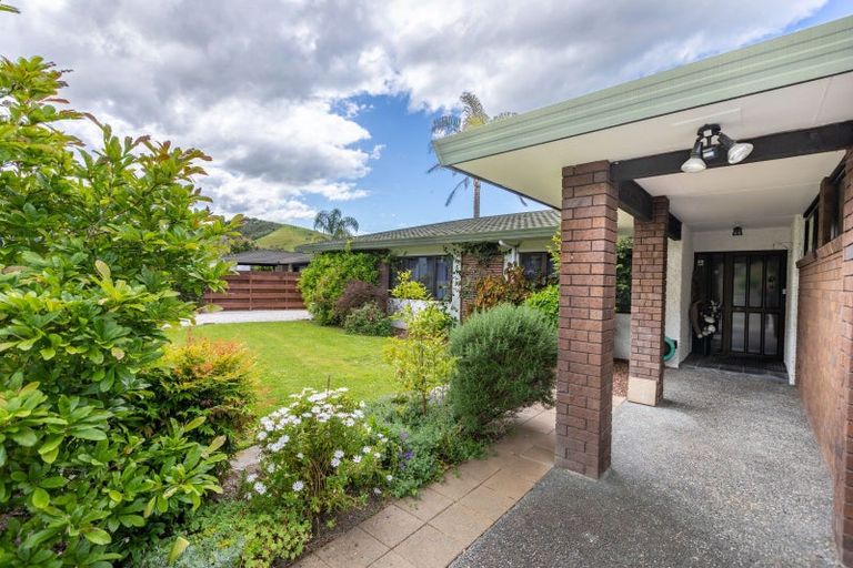 Photo of property in 64 Hetley Crescent, Taradale, Napier, 4112