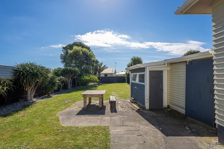 Photo of property in 43 Aotaki Street, Otaki, 5512