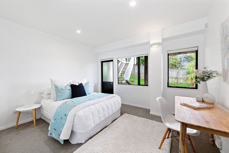 Photo of property in 2/38a Seaview Avenue, Northcote, Auckland, 0627