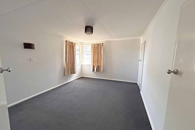 Photo of property in 18 Dowding Street, Melville, Hamilton, 3206