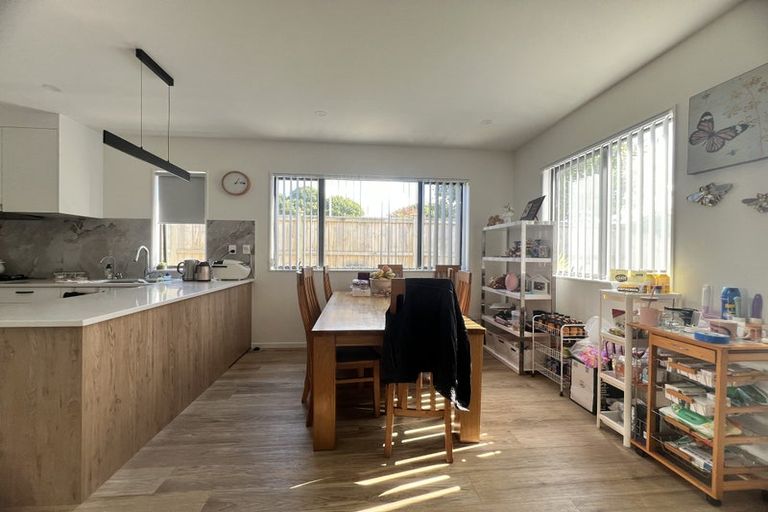 Photo of property in 5b Notre Dame Way, Albany, Auckland, 0632