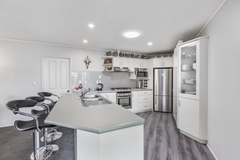 Photo of property in 119a Clevedon Road, Papakura, 2110