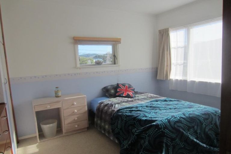 Photo of property in 20 Ranui Terrace, Tawa, Wellington, 5028