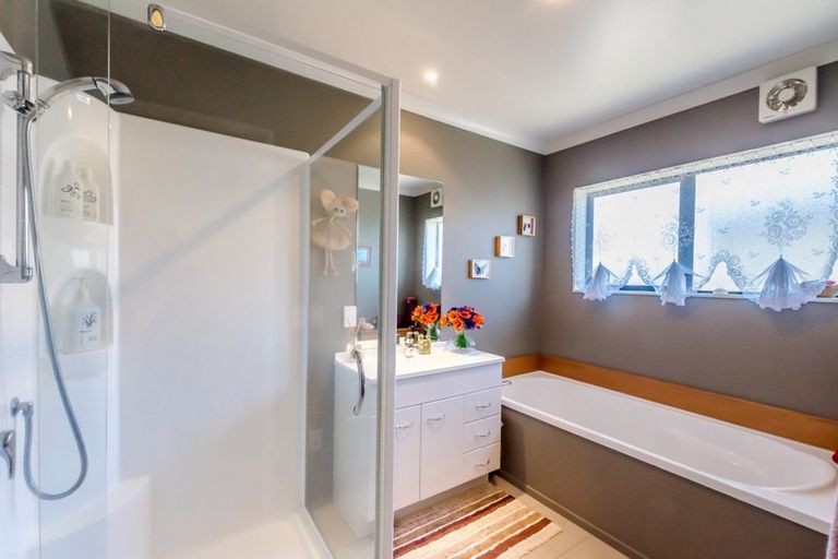 Photo of property in 7 Central Park, Paraparaumu Beach, Paraparaumu, 5032