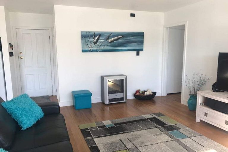 Photo of property in 6 Kiwi Esplanade, Mangere Bridge, Auckland, 2022