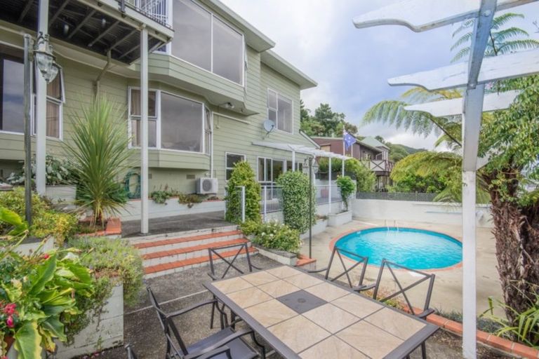 Photo of property in 1 Seymour Street, Picton, 7220