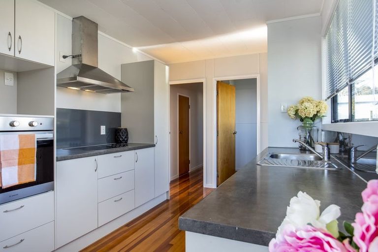 Photo of property in 18a Booth Crescent, Tuakau, 2121