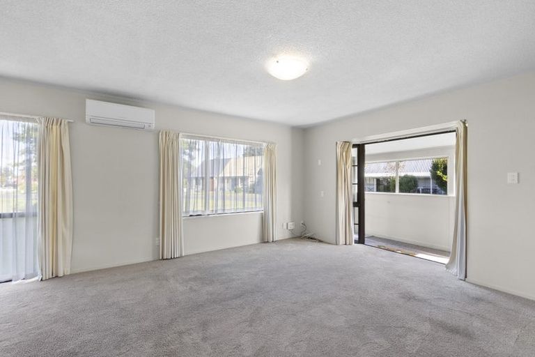 Photo of property in 6 Kingfisher Way, Te Kowhai, Hamilton, 3288
